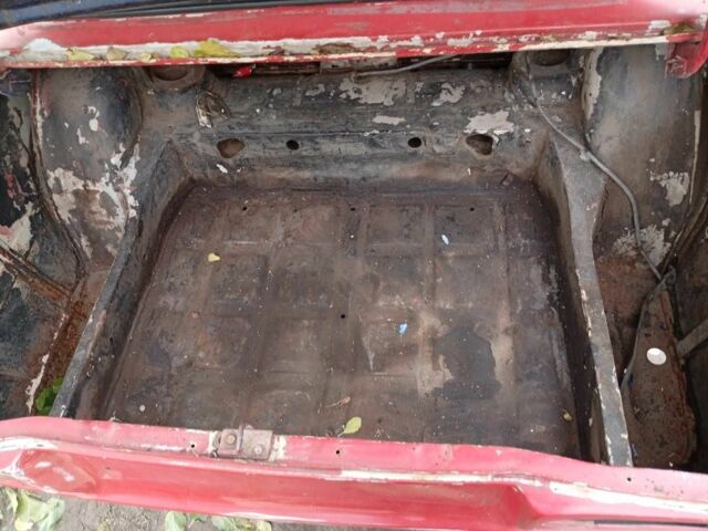 Красный ВАЗ 2105, объемом двигателя 0 л и пробегом 3 тыс. км за 191 $, фото 2 на Automoto.ua