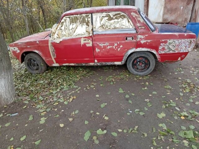 Красный ВАЗ 2105, объемом двигателя 0 л и пробегом 3 тыс. км за 191 $, фото 1 на Automoto.ua