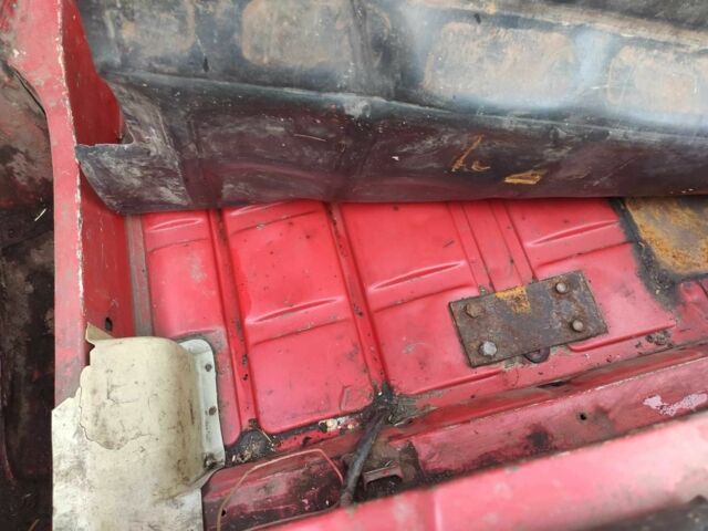 Красный ВАЗ 2105, объемом двигателя 1.3 л и пробегом 125 тыс. км за 670 $, фото 13 на Automoto.ua