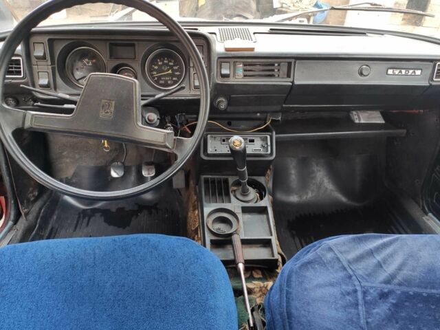 Красный ВАЗ 2105, объемом двигателя 1.3 л и пробегом 125 тыс. км за 670 $, фото 10 на Automoto.ua