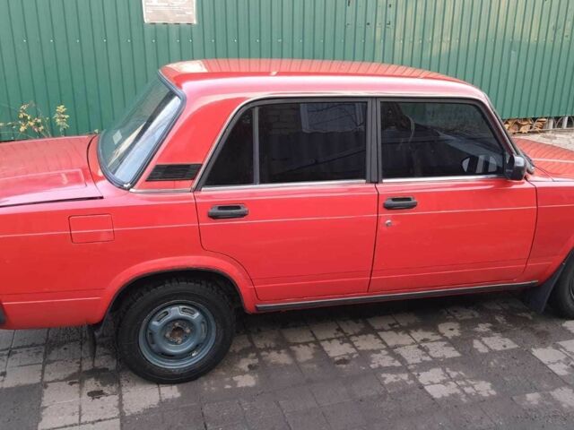 Красный ВАЗ 2105, объемом двигателя 0 л и пробегом 100 тыс. км за 900 $, фото 2 на Automoto.ua