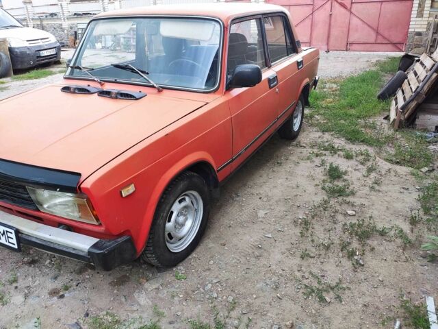 Красный ВАЗ 2105, объемом двигателя 1.3 л и пробегом 125 тыс. км за 670 $, фото 2 на Automoto.ua