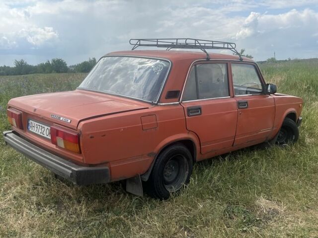 Красный ВАЗ 2105, объемом двигателя 1.3 л и пробегом 3 тыс. км за 769 $, фото 2 на Automoto.ua