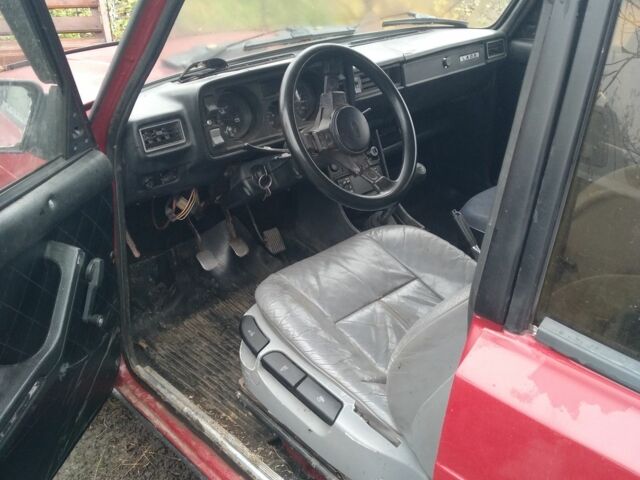 Красный ВАЗ 2105, объемом двигателя 0 л и пробегом 50 тыс. км за 709 $, фото 5 на Automoto.ua