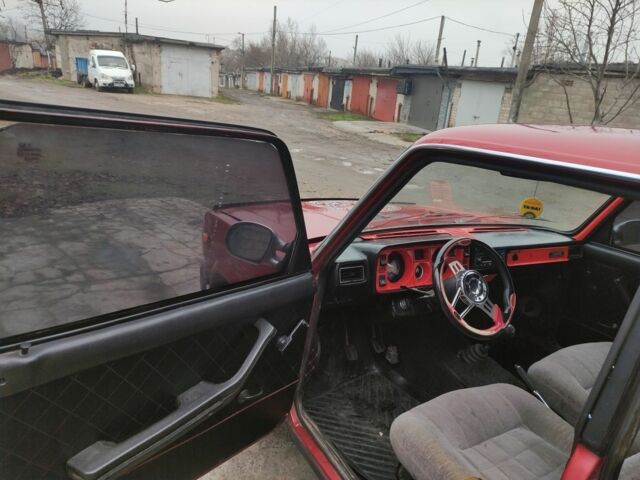 Красный ВАЗ 2105, объемом двигателя 1.3 л и пробегом 33 тыс. км за 617 $, фото 4 на Automoto.ua