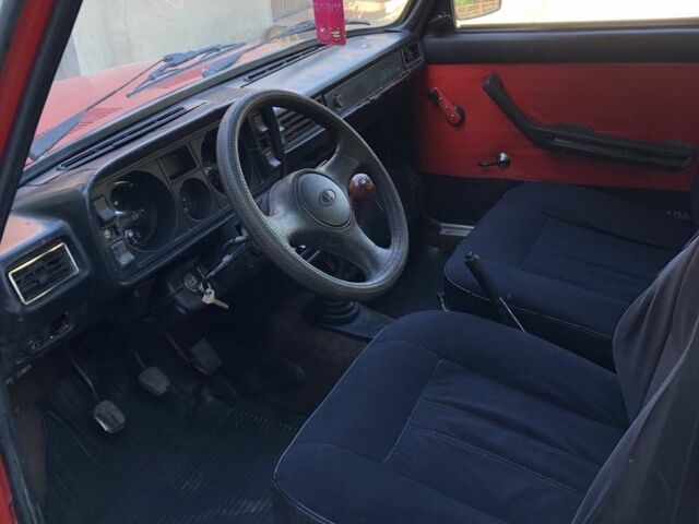 Красный ВАЗ 2105, объемом двигателя 1.3 л и пробегом 1000 тыс. км за 500 $, фото 6 на Automoto.ua