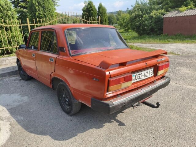 Красный ВАЗ 2105, объемом двигателя 1.5 л и пробегом 200 тыс. км за 320 $, фото 2 на Automoto.ua
