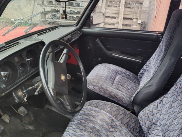 Красный ВАЗ 2105, объемом двигателя 2 л и пробегом 120 тыс. км за 285 $, фото 4 на Automoto.ua