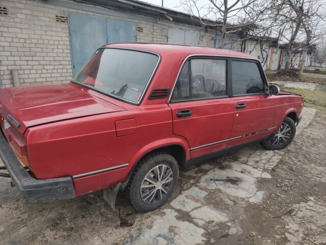 Красный ВАЗ 2105, объемом двигателя 1.3 л и пробегом 33 тыс. км за 617 $, фото 3 на Automoto.ua