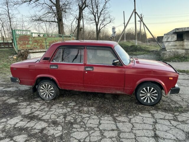 Красный ВАЗ 2105, объемом двигателя 1.5 л и пробегом 100 тыс. км за 816 $, фото 3 на Automoto.ua