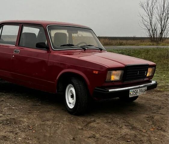 Красный ВАЗ 2105, объемом двигателя 1.3 л и пробегом 450 тыс. км за 643 $, фото 1 на Automoto.ua