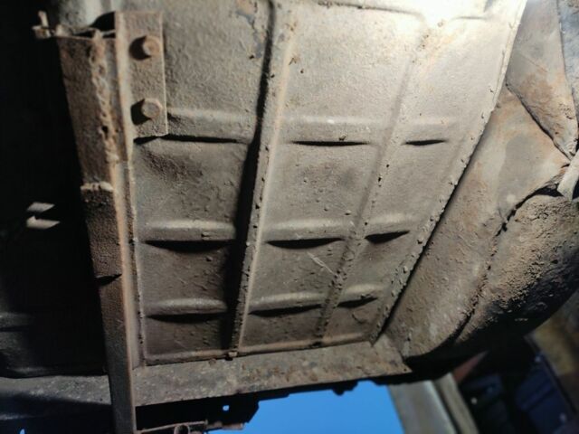 Красный ВАЗ 2105, объемом двигателя 1.3 л и пробегом 33 тыс. км за 617 $, фото 19 на Automoto.ua