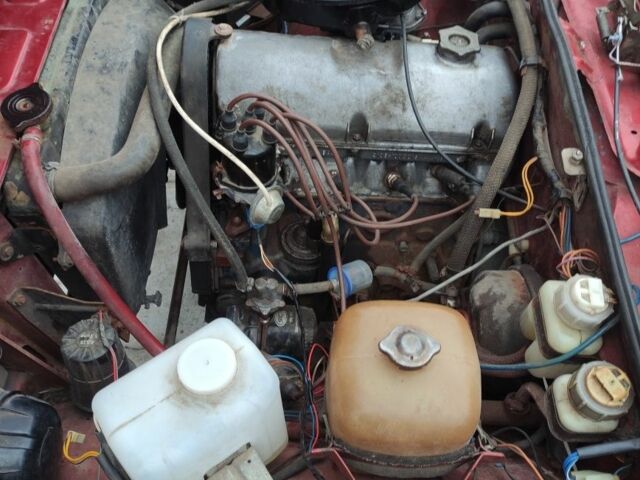 Красный ВАЗ 2105, объемом двигателя 1.3 л и пробегом 33 тыс. км за 617 $, фото 6 на Automoto.ua