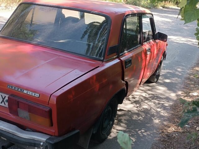 Красный ВАЗ 2105, объемом двигателя 0 л и пробегом 98 тыс. км за 362 $, фото 2 на Automoto.ua