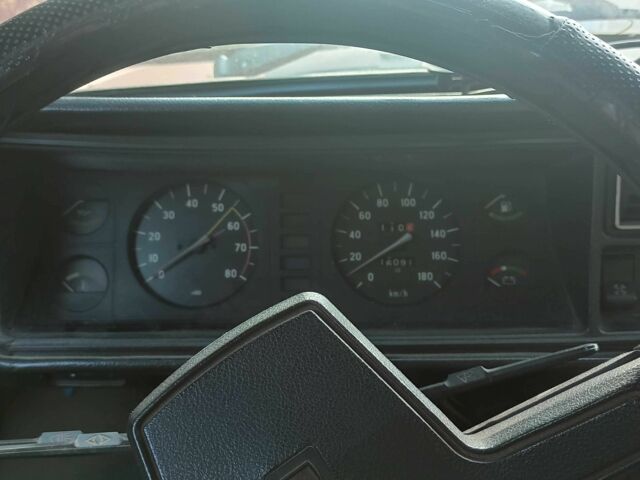 Красный ВАЗ 2105, объемом двигателя 1.3 л и пробегом 165 тыс. км за 300 $, фото 6 на Automoto.ua