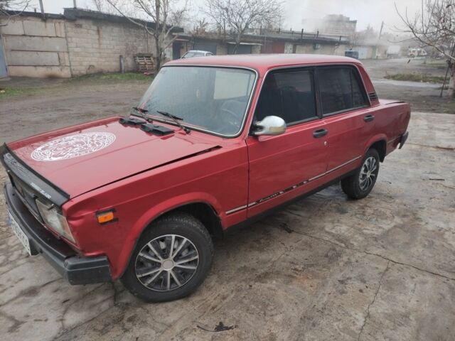 Красный ВАЗ 2105, объемом двигателя 1.3 л и пробегом 33 тыс. км за 617 $, фото 1 на Automoto.ua