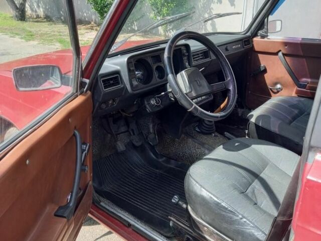 Красный ВАЗ 2105, объемом двигателя 1.3 л и пробегом 100 тыс. км за 554 $, фото 5 на Automoto.ua