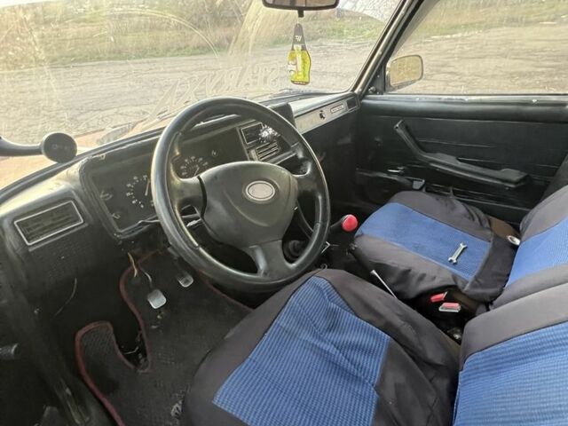 Красный ВАЗ 2105, объемом двигателя 1.5 л и пробегом 100 тыс. км за 816 $, фото 8 на Automoto.ua