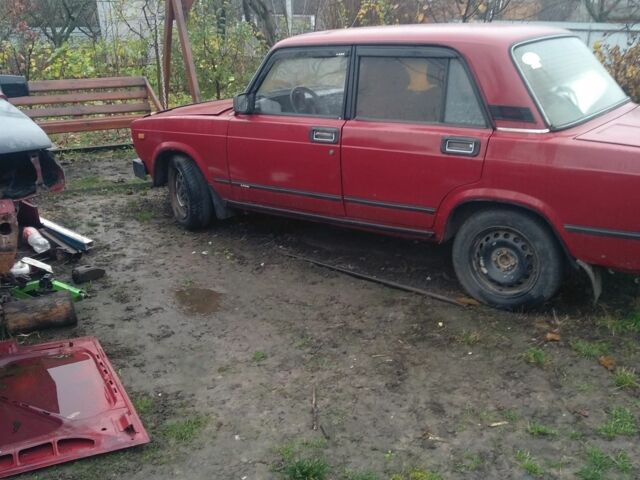 Красный ВАЗ 2105, объемом двигателя 0 л и пробегом 50 тыс. км за 709 $, фото 1 на Automoto.ua