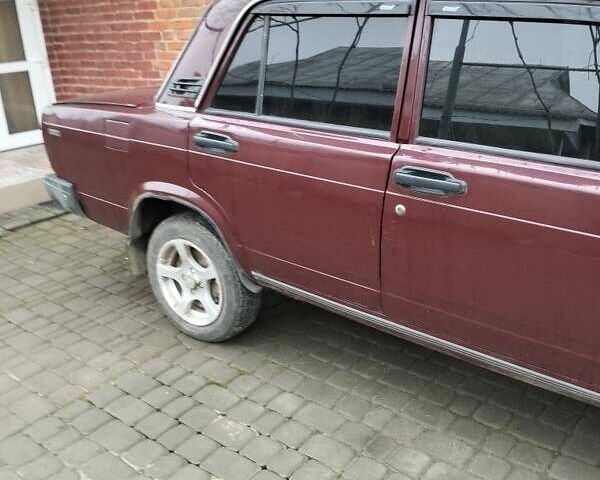 Красный ВАЗ 2105, объемом двигателя 1.5 л и пробегом 200 тыс. км за 1670 $, фото 4 на Automoto.ua
