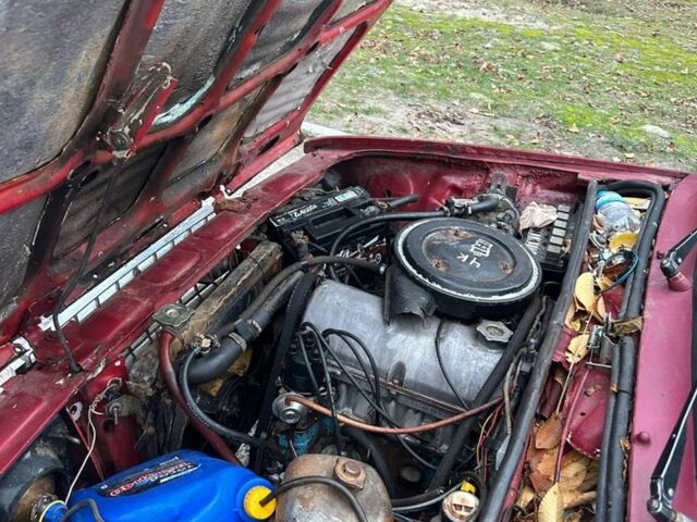 Красный ВАЗ 2105, объемом двигателя 1.3 л и пробегом 333 тыс. км за 298 $, фото 6 на Automoto.ua