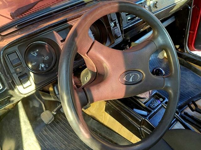 Красный ВАЗ 2105, объемом двигателя 1.3 л и пробегом 190 тыс. км за 700 $, фото 6 на Automoto.ua