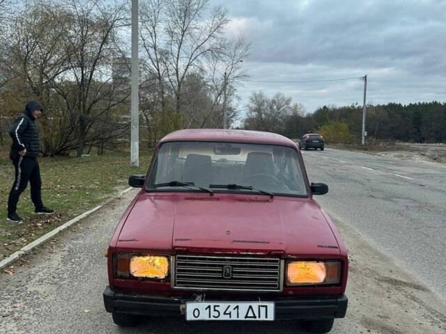 Красный ВАЗ 2105, объемом двигателя 1.3 л и пробегом 333 тыс. км за 298 $, фото 2 на Automoto.ua