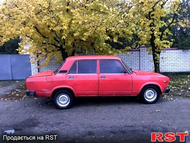 ВАЗ 2105 1982 в Новомосковске на Automoto.ua Красный ВАЗ 2105, объемом двигателя 1.3 л и пробегом 0 тыс. км за 750 $, фото 1 на Automoto.ua