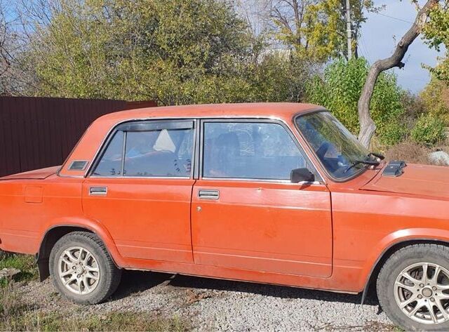 Красный ВАЗ 2105, объемом двигателя 1.2 л и пробегом 47 тыс. км за 834 $, фото 3 на Automoto.ua