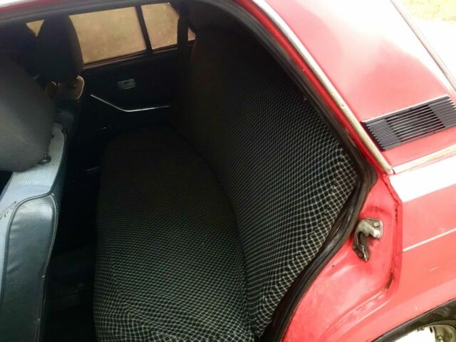 Червоний ВАЗ 2105, об'ємом двигуна 1.3 л та пробігом 555 тис. км за 750 $, фото 7 на Automoto.ua