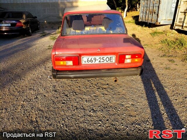 Красный ВАЗ 2105, объемом двигателя 1.3 л и пробегом 190 тыс. км за 700 $, фото 2 на Automoto.ua