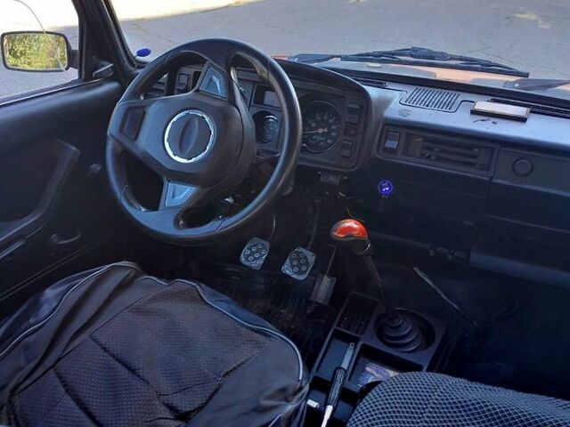 Красный ВАЗ 2105, объемом двигателя 1.3 л и пробегом 180 тыс. км за 650 $, фото 5 на Automoto.ua