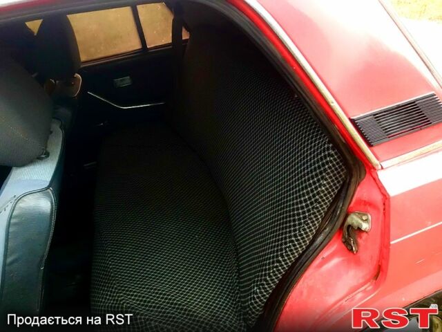 ВАЗ 2105 1982 в Новомосковске на Automoto.ua Красный ВАЗ 2105, объемом двигателя 1.3 л и пробегом 0 тыс. км за 750 $, фото 7 на Automoto.ua