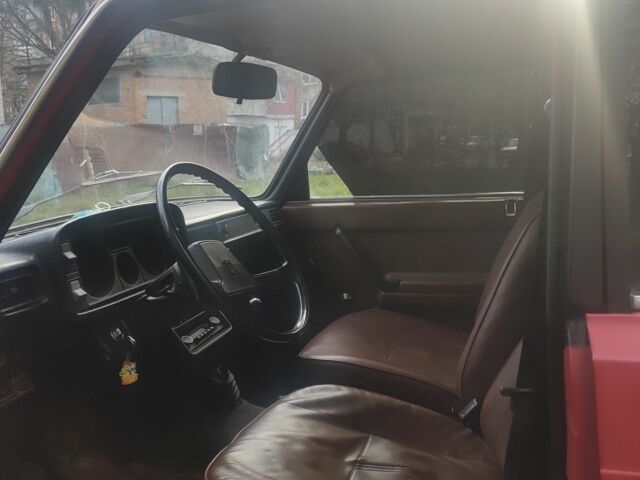 Красный ВАЗ 2105, объемом двигателя 1.5 л и пробегом 1000 тыс. км за 596 $, фото 9 на Automoto.ua