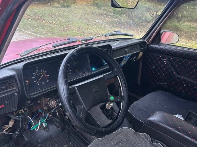 Красный ВАЗ 2105, объемом двигателя 1.3 л и пробегом 333 тыс. км за 298 $, фото 7 на Automoto.ua