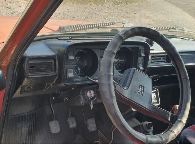 Красный ВАЗ 2105, объемом двигателя 1.2 л и пробегом 47 тыс. км за 834 $, фото 2 на Automoto.ua