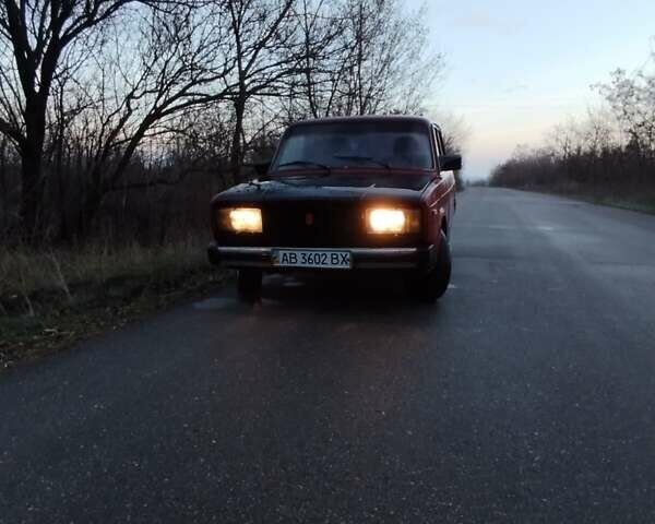 Красный ВАЗ 2105, объемом двигателя 1.2 л и пробегом 540 тыс. км за 623 $, фото 4 на Automoto.ua