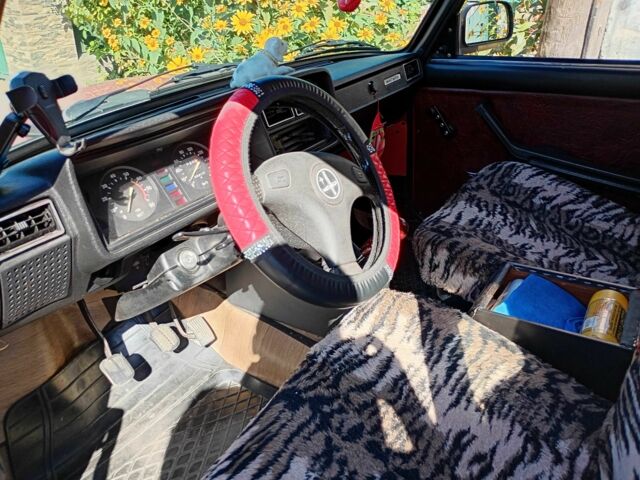 Красный ВАЗ 2105, объемом двигателя 1.3 л и пробегом 63 тыс. км за 1200 $, фото 3 на Automoto.ua