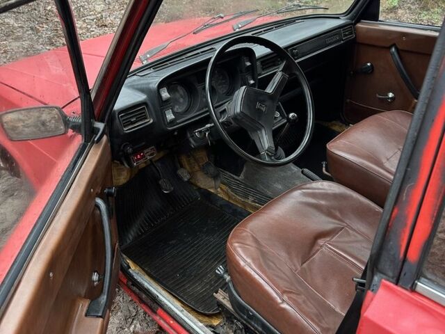 Красный ВАЗ 2105, объемом двигателя 1.3 л и пробегом 200 тыс. км за 391 $, фото 3 на Automoto.ua