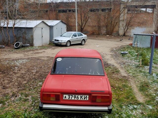 Красный ВАЗ 2105, объемом двигателя 1.5 л и пробегом 1000 тыс. км за 596 $, фото 3 на Automoto.ua