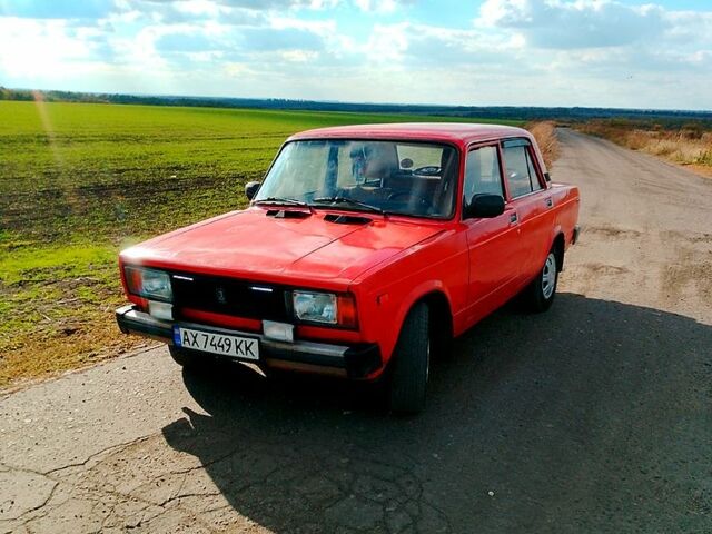 ВАЗ 2105 1982 у Чугуеве на Automoto.ua Червоний ВАЗ 2105, об'ємом двигуна 1.2 л та пробігом 100 тис. км за 720 $, фото 1 на Automoto.ua
