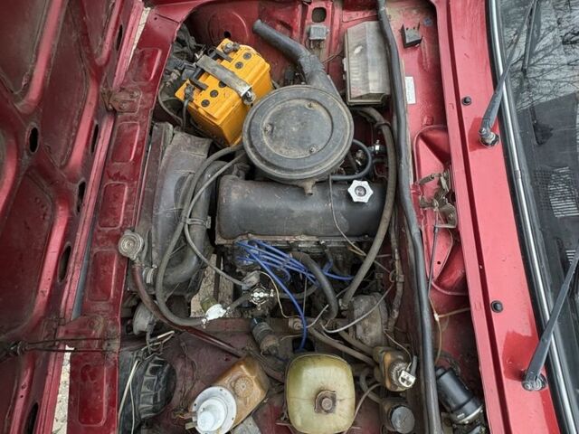 Красный ВАЗ 2105, объемом двигателя 1.3 л и пробегом 3 тыс. км за 523 $, фото 3 на Automoto.ua