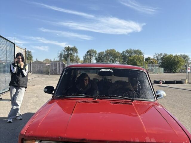 ВАЗ 2105 1983 в Запорожье на Automoto.ua Красный ВАЗ 2105, объемом двигателя 0 л и пробегом 3 тыс. км за 260 $, фото 2 на Automoto.ua