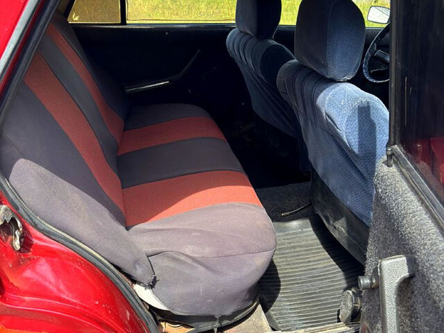 Красный ВАЗ 2105, объемом двигателя 1.3 л и пробегом 120 тыс. км за 590 $, фото 8 на Automoto.ua