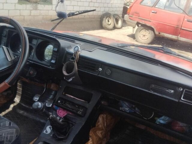 Красный ВАЗ 2105, объемом двигателя 1 л и пробегом 100 тыс. км за 592 $, фото 1 на Automoto.ua