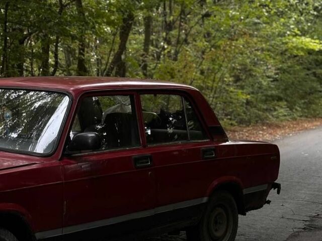 Красный ВАЗ 2105, объемом двигателя 1.3 л и пробегом 678 тыс. км за 456 $, фото 1 на Automoto.ua