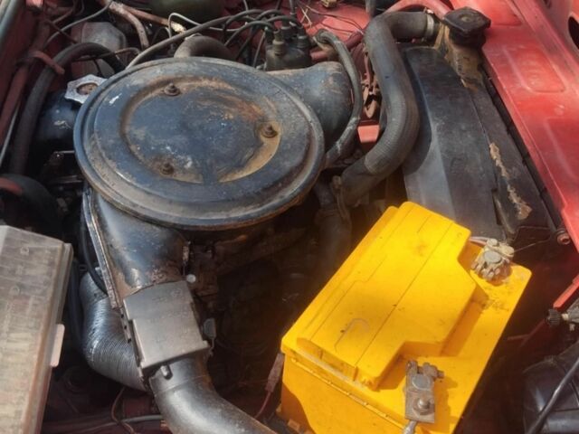 Красный ВАЗ 2105, объемом двигателя 1 л и пробегом 100 тыс. км за 592 $, фото 2 на Automoto.ua