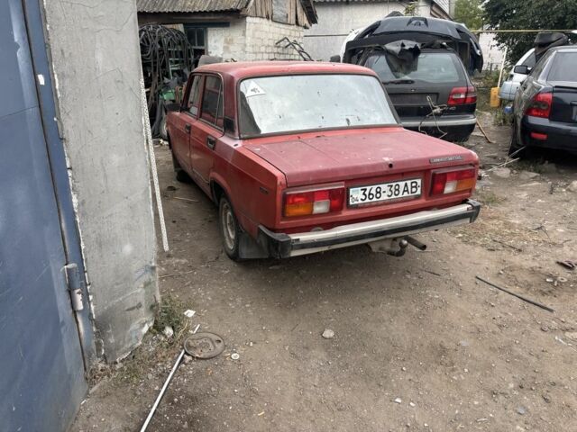 Красный ВАЗ 2105, объемом двигателя 1.6 л и пробегом 200 тыс. км за 300 $, фото 2 на Automoto.ua