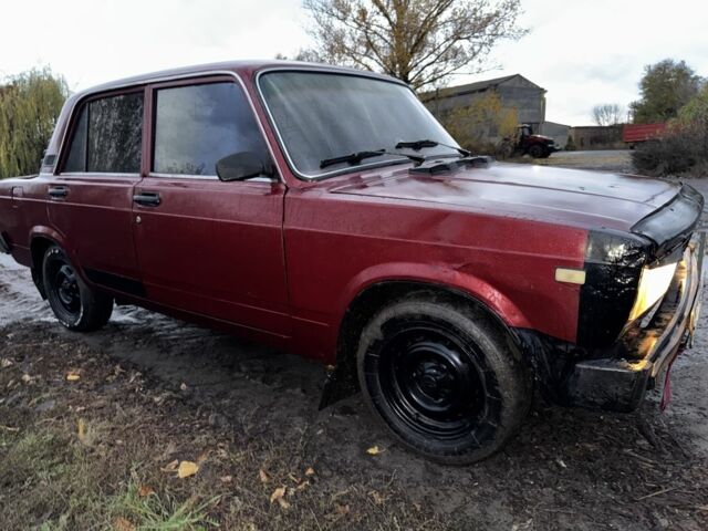 Красный ВАЗ 2105, объемом двигателя 1.3 л и пробегом 190 тыс. км за 700 $, фото 5 на Automoto.ua