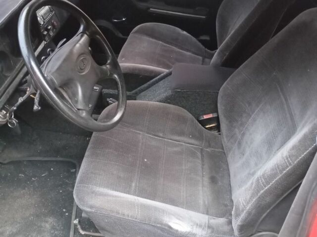 ВАЗ 2105 1983 в Хмельницком на Automoto.ua Красный ВАЗ 2105, объемом двигателя 1.3 л и пробегом 1000 тыс. км за 500 $, фото 4 на Automoto.ua